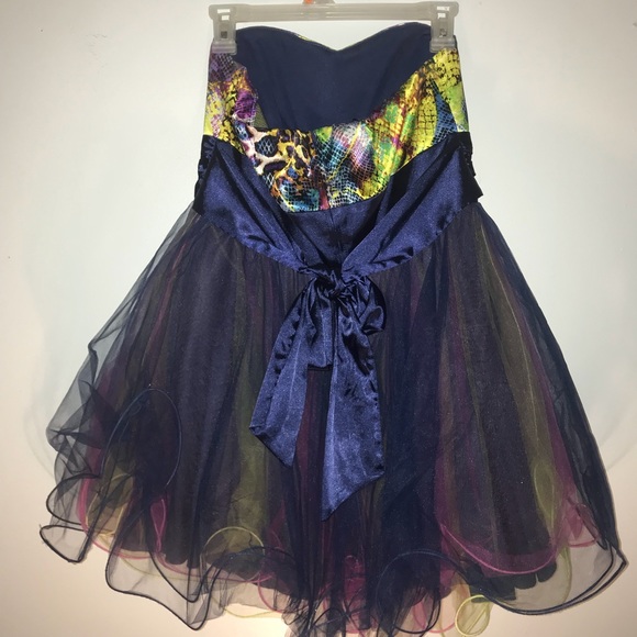 Short Formal Dress with Dramatic Ruffles - Picture 2 of 4